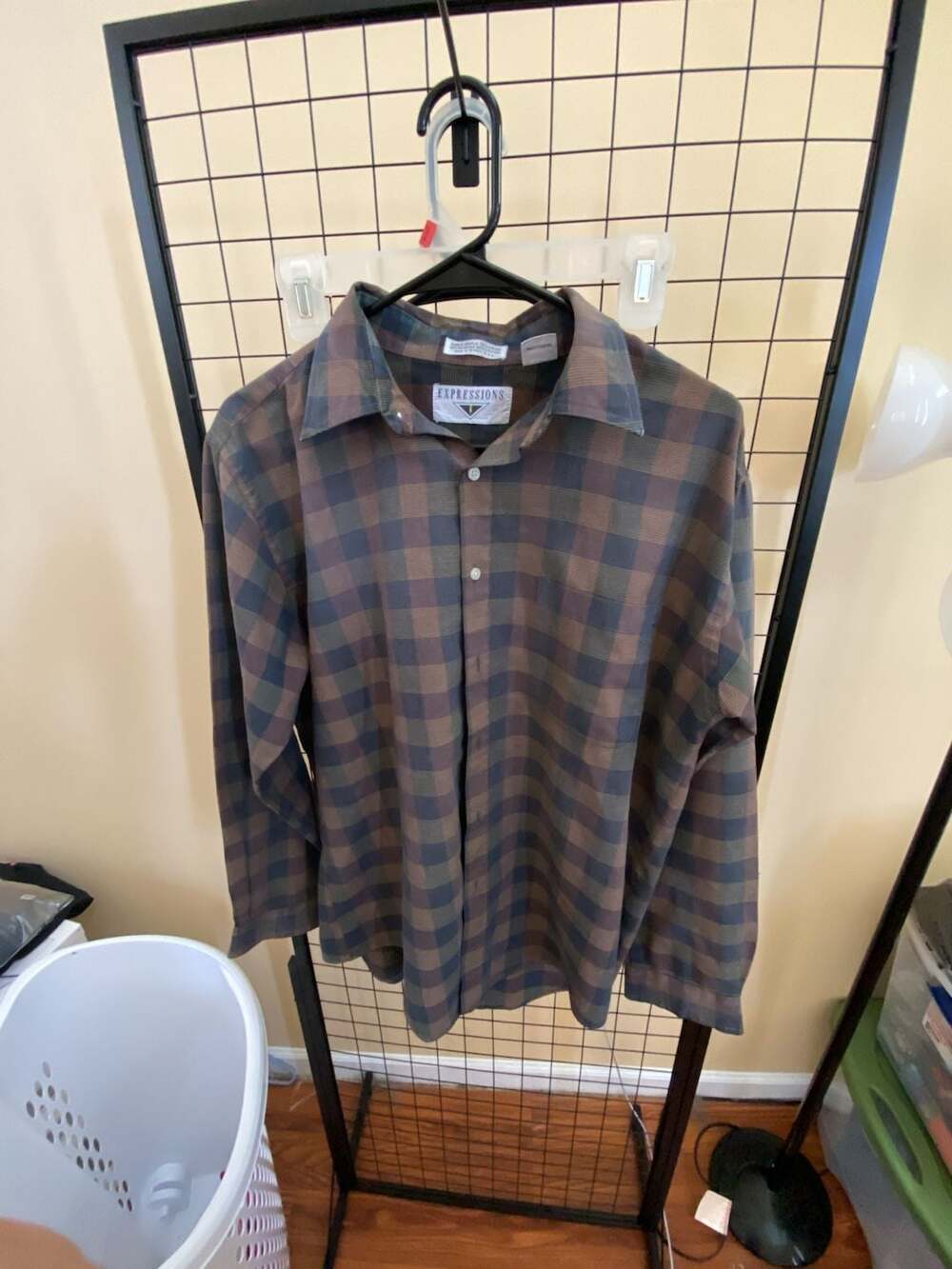 Expressions Vintage Long Sleeve Checkered Button-Up Shirt Men's Size L